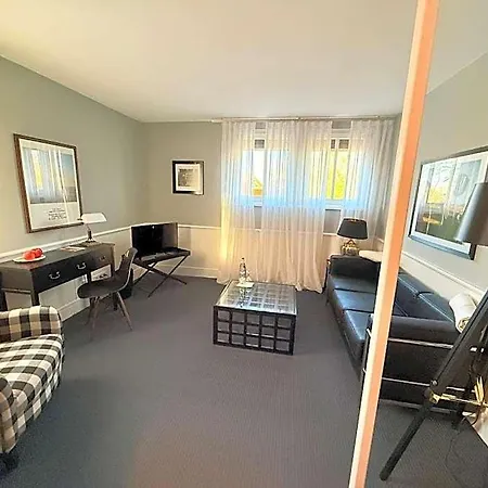 Hotel Village
